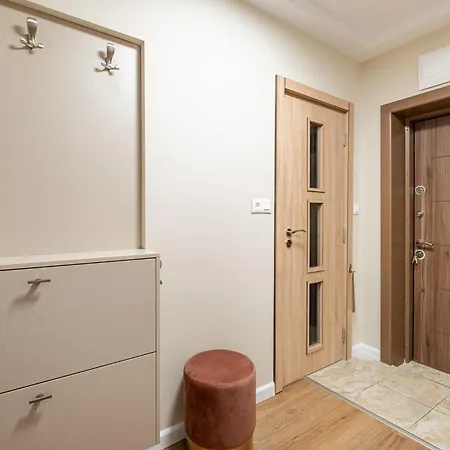 Daya 2br Luxury アパート